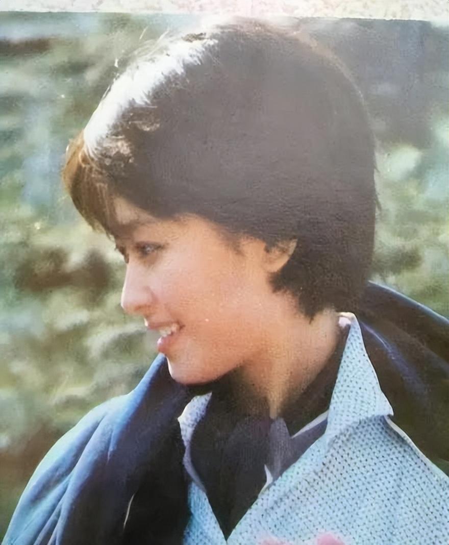 回顾左翎:与王建成离婚后,带着女儿嫁富商,被丈夫宠成宝