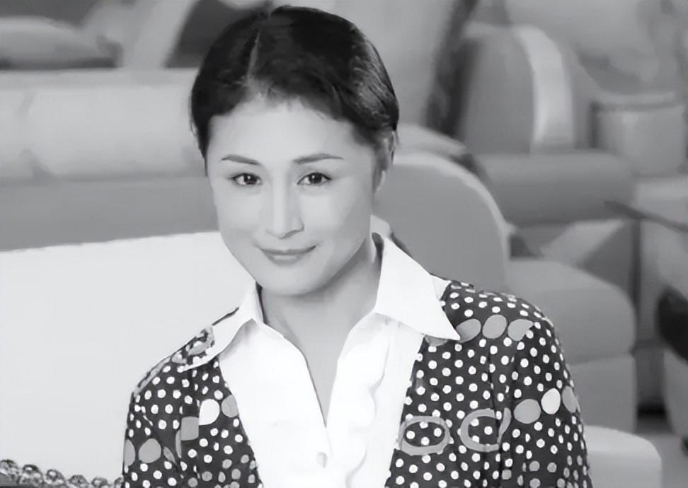 回顾"谢大脚"于月仙无儿无女,去世一年半后,丈夫选择令人泪目