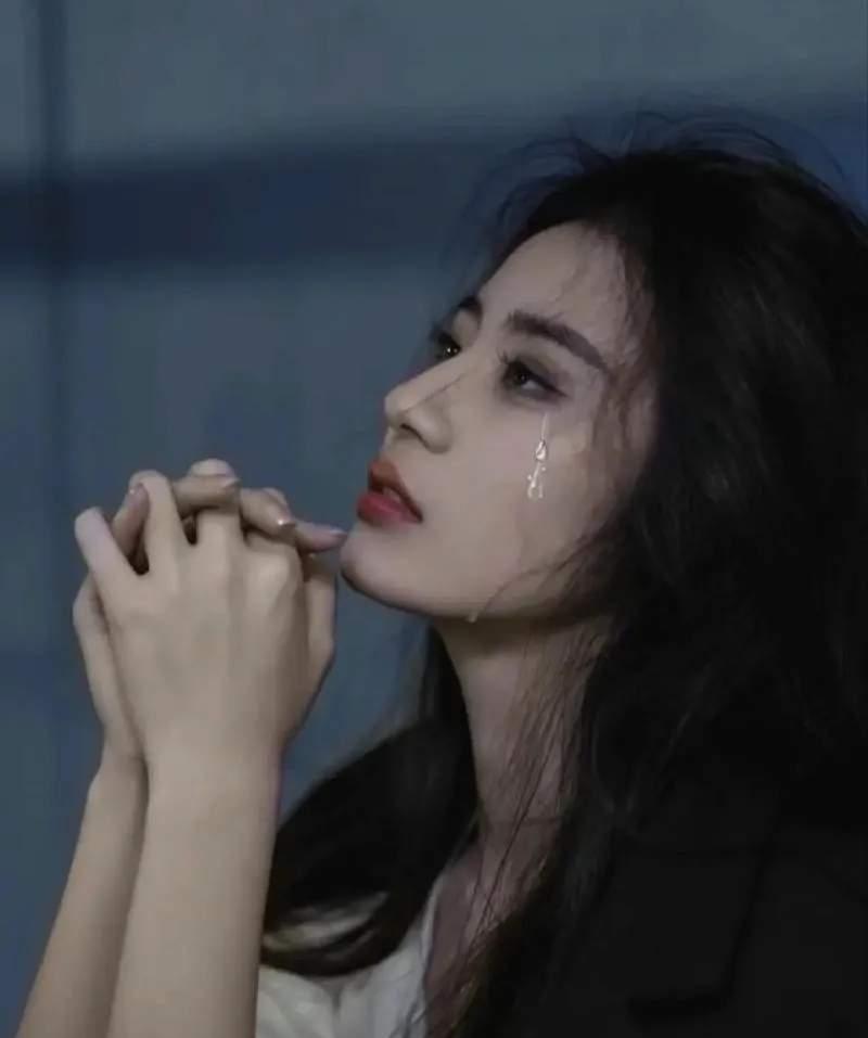 真人冰冷破碎感满满的头像照片多愁善感的美女鸵惶ノ疑烁龃笈中∽ 