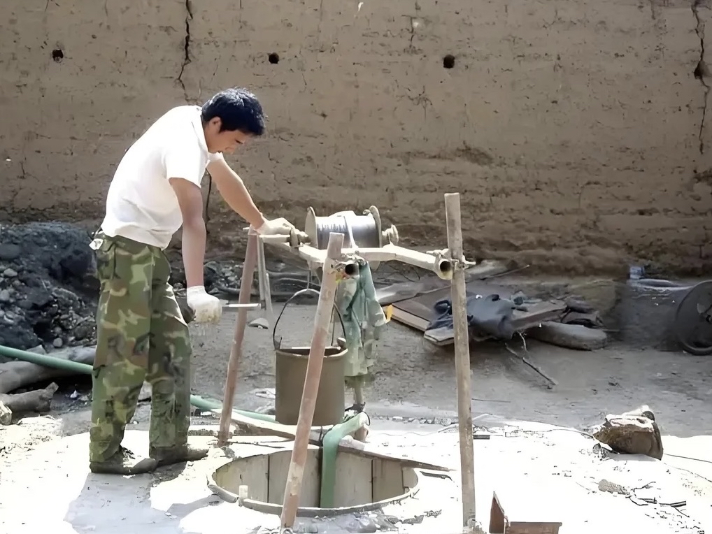 我在自己家院子打井凭啥罚我? "执法队:"没