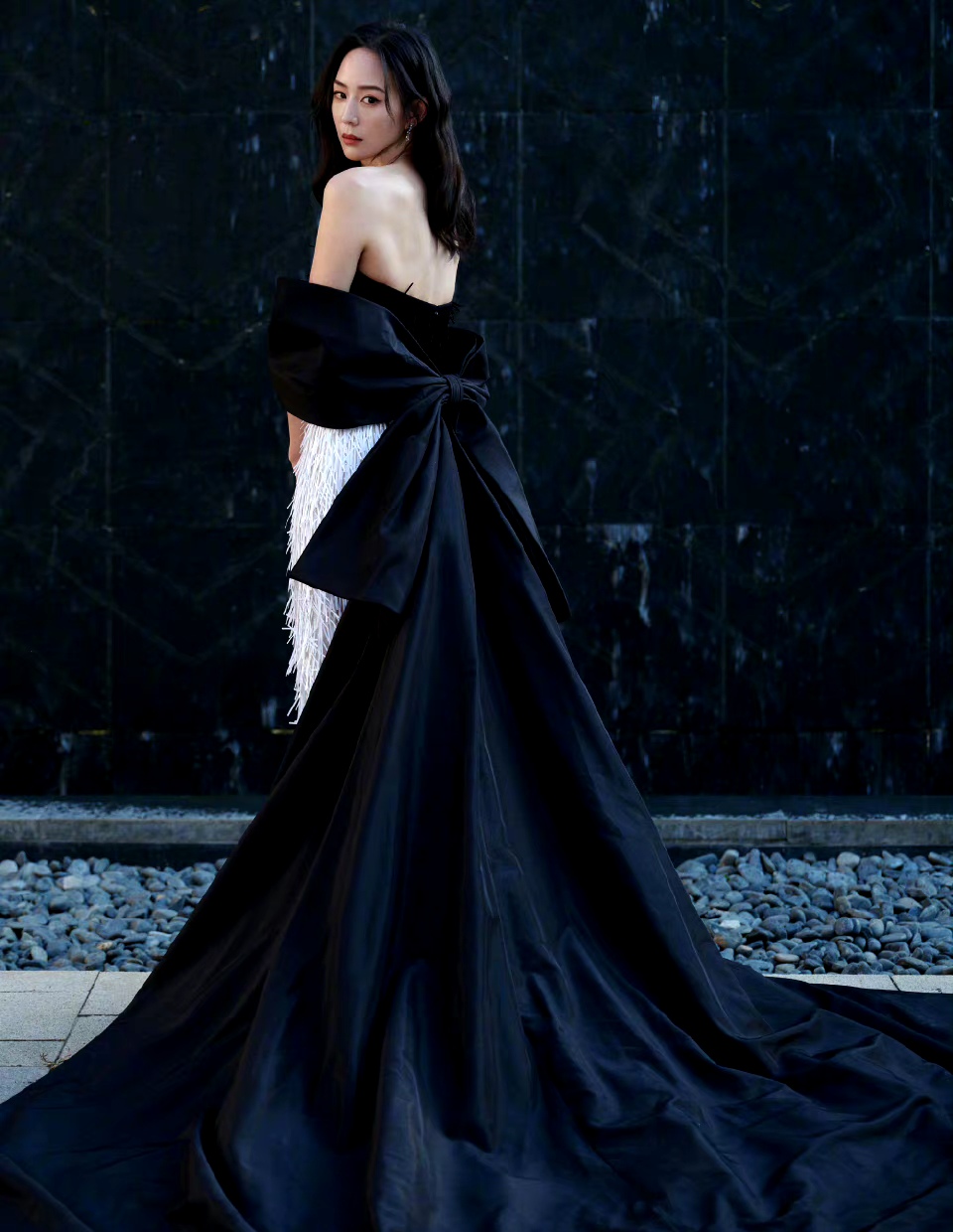 图文动态同步大赛#张钧甯分享了自己的新造型,超大的蝴蝶结的设计