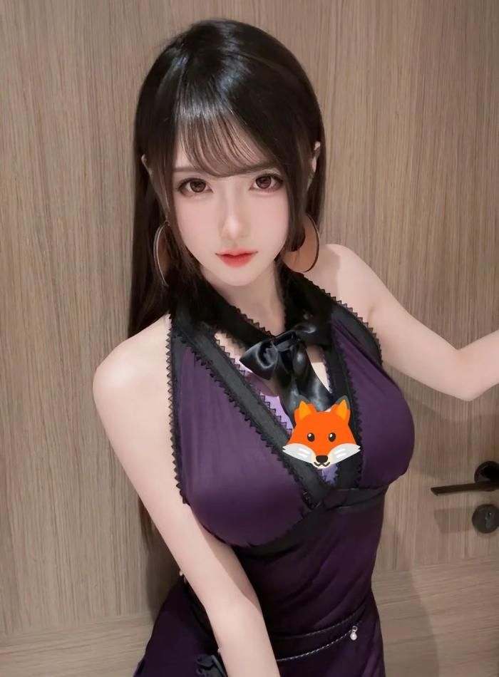 腐团儿惊艳cos紫衣蒂法,包臂短裙尽显好身材,紫色韵味十足