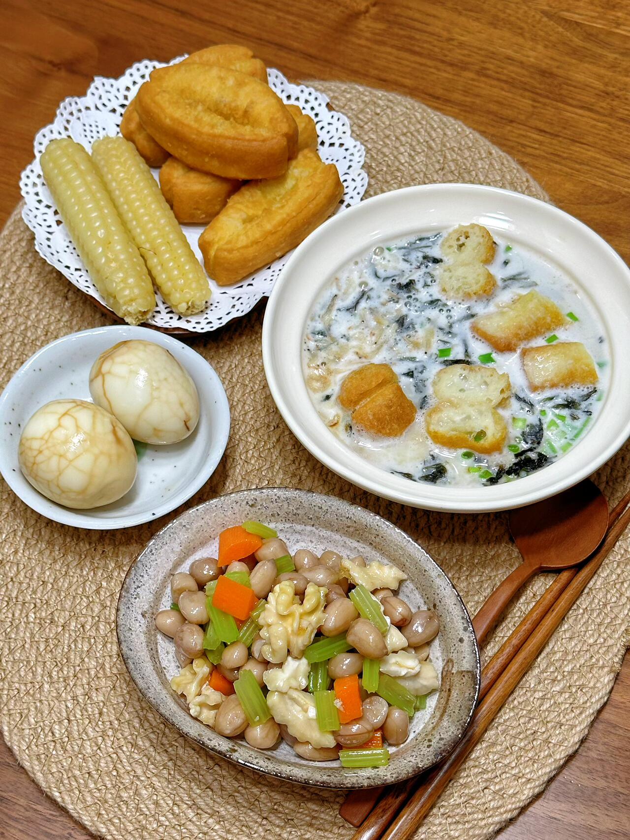 早餐|油条配豆浆||用心对待每一餐 是平凡生活里的浪漫 	 油条配豆浆