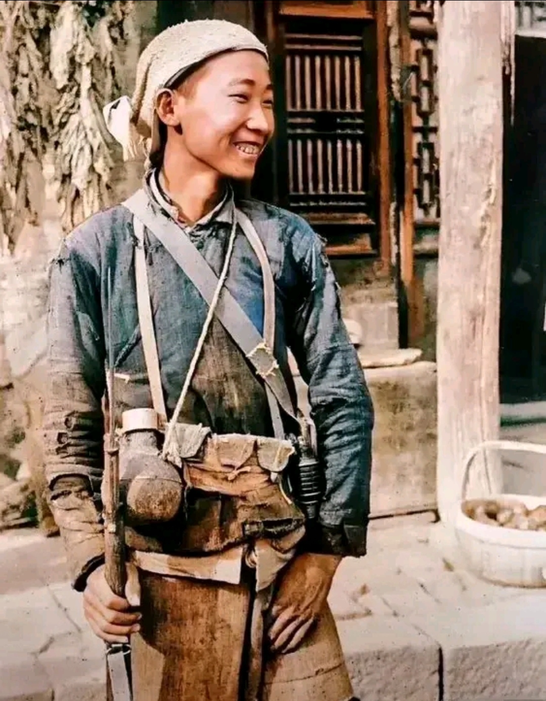 这是延安时期一名八路军小战士的一张照片