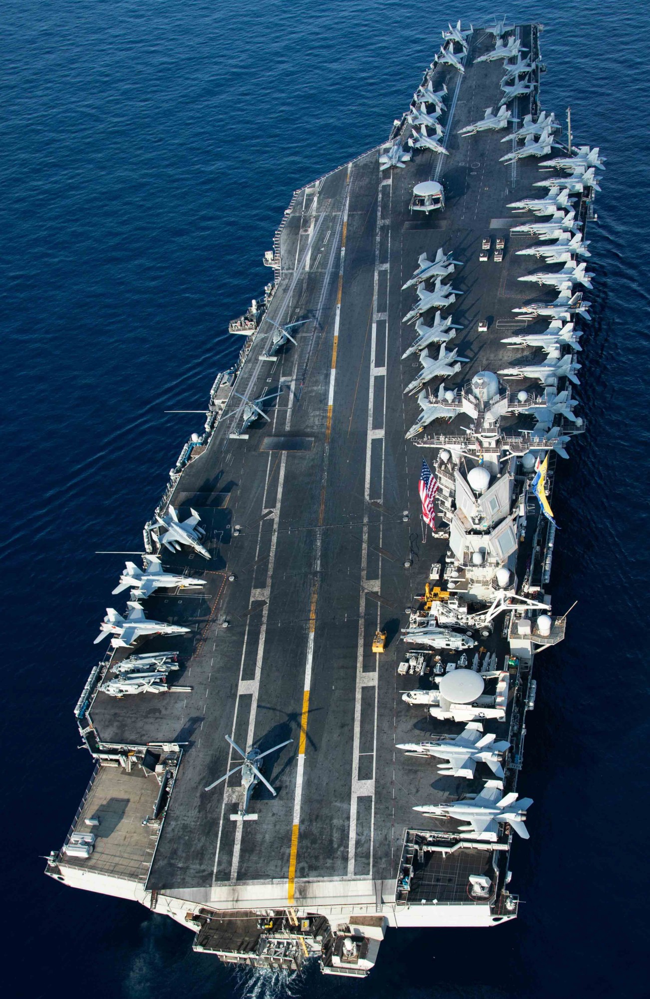 美海军航空母舰cvn 78杰拉尔德·福特号