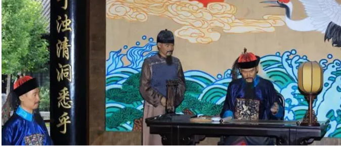 在古代中国,钦差大臣如同天外来客,手握皇权之重,所到之处,无不掀起一