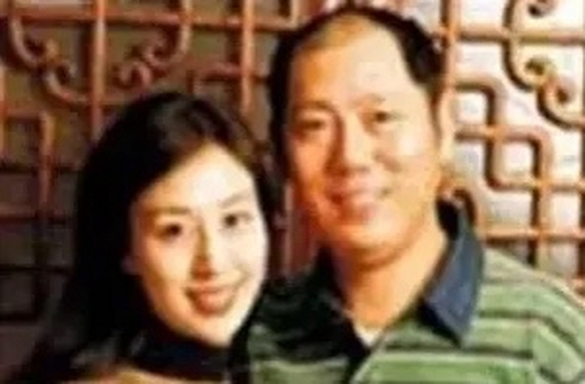 当年,李成儒参演电影《过把瘾》,而后又出演了《东边日出西边雨》,另