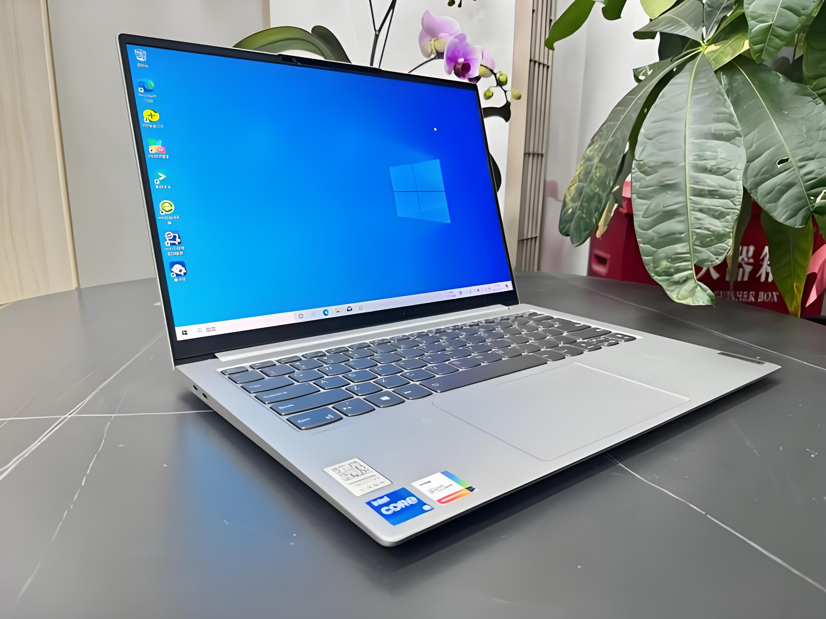 联想笔记本大比拼!从办公到游戏,总有一款击中你的心!