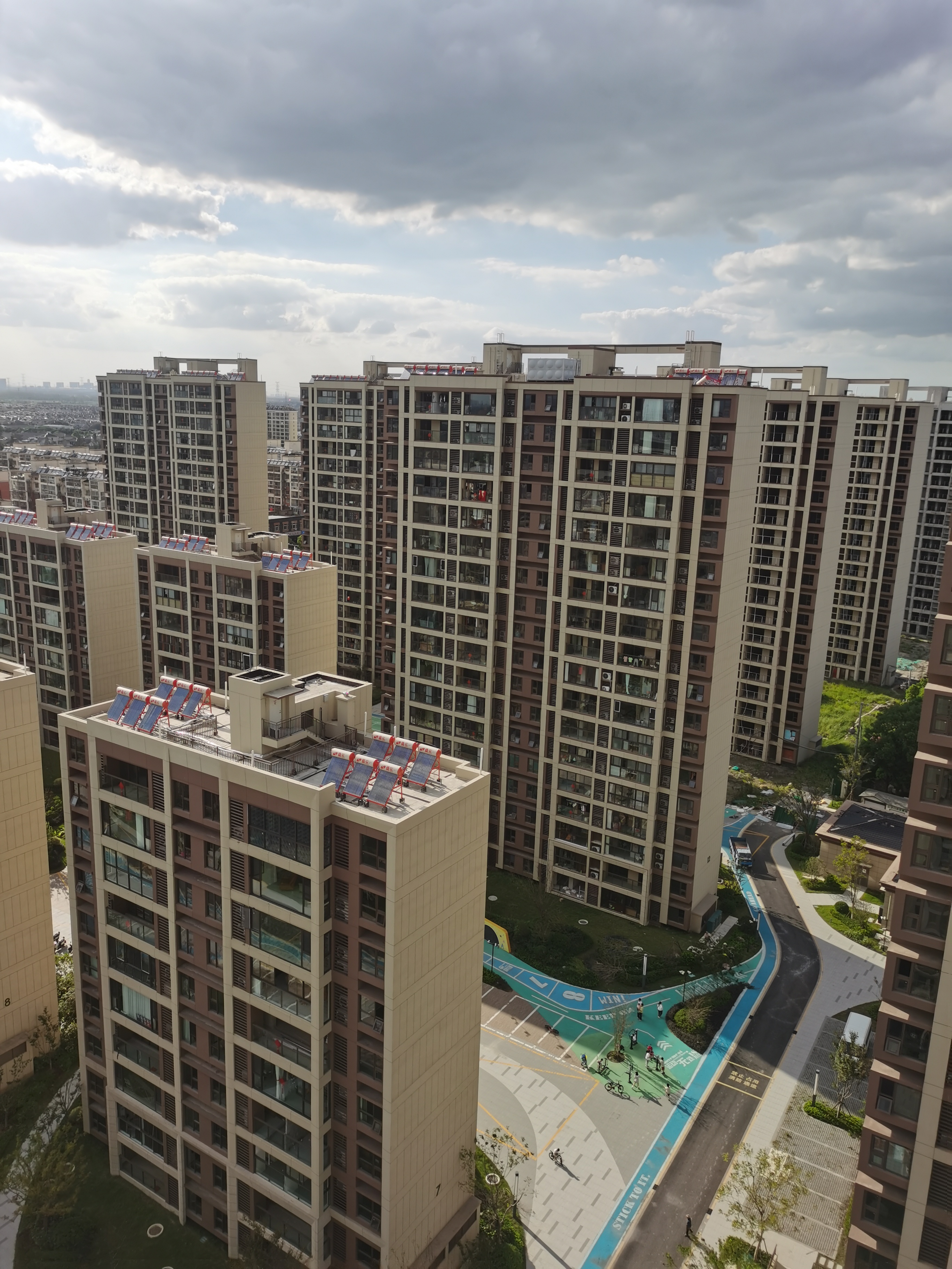 世界上没有哪一个国家的银行可以一直保持高利率不变!