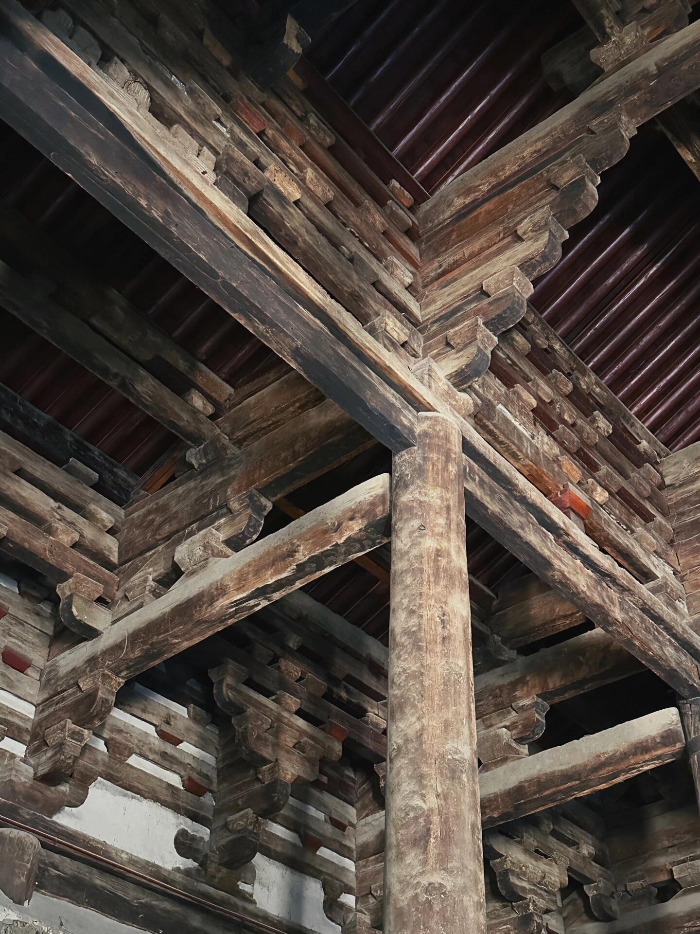 义县奉国寺,奉国寺俗称大佛寺,现存辽代8座古建筑之一,我已经看过其他