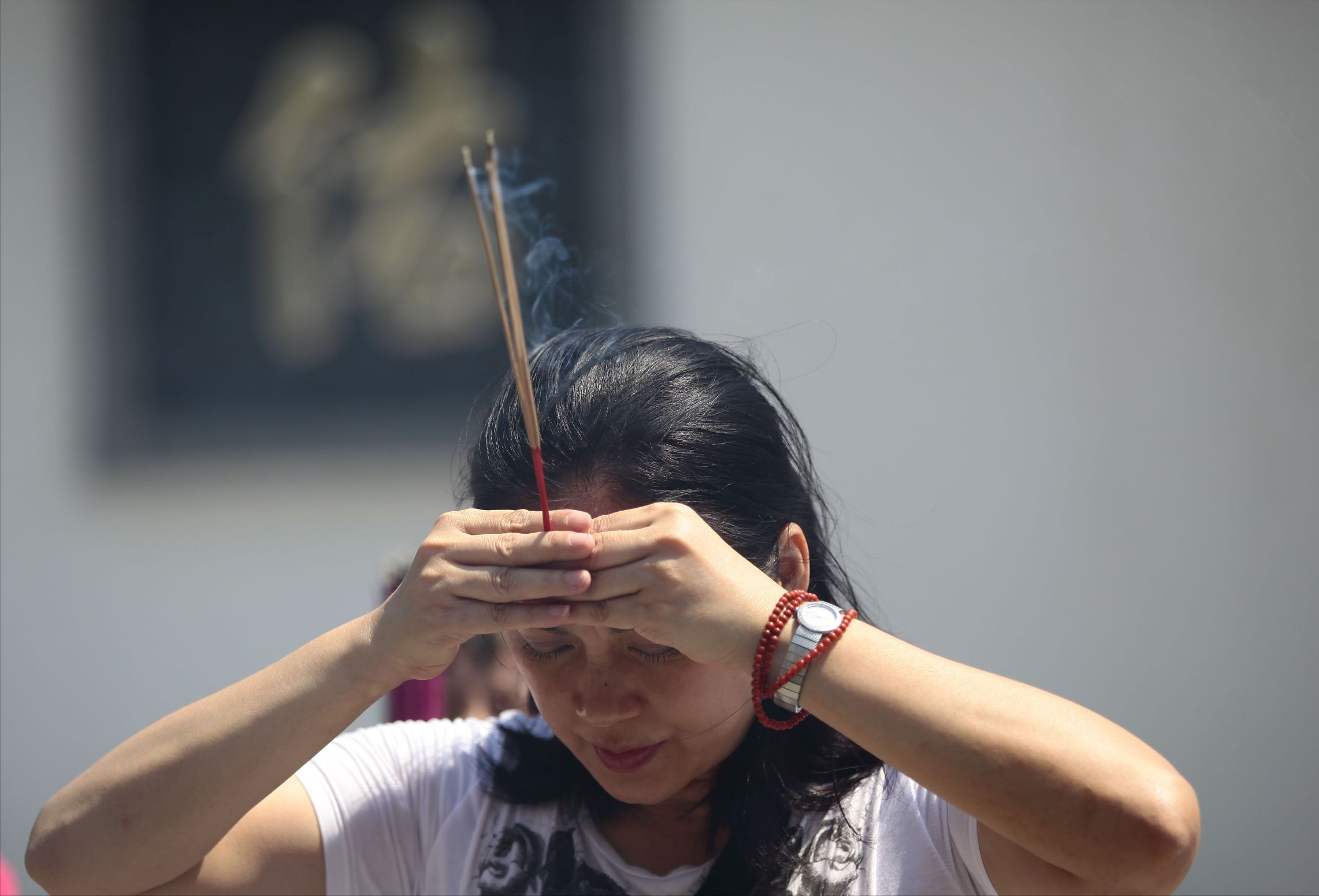 烧香为何一定要是3根?每根分别代表什么?传统文化我们不可不知