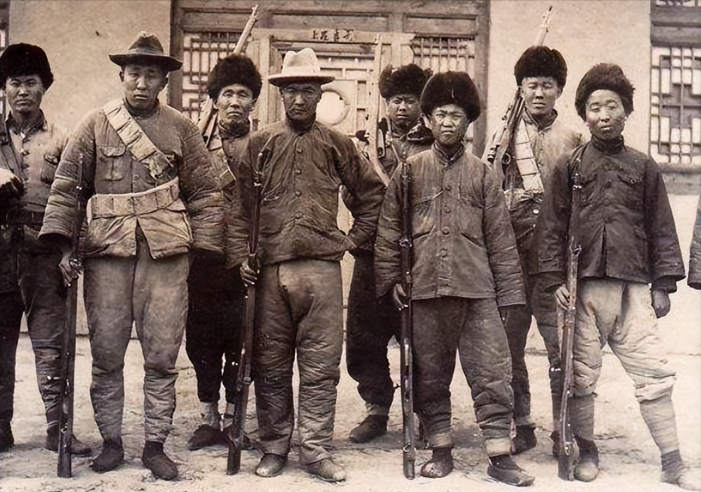 12岁小红军遇害前提出两个要求,土匪听后不但放了他,还给他钱?