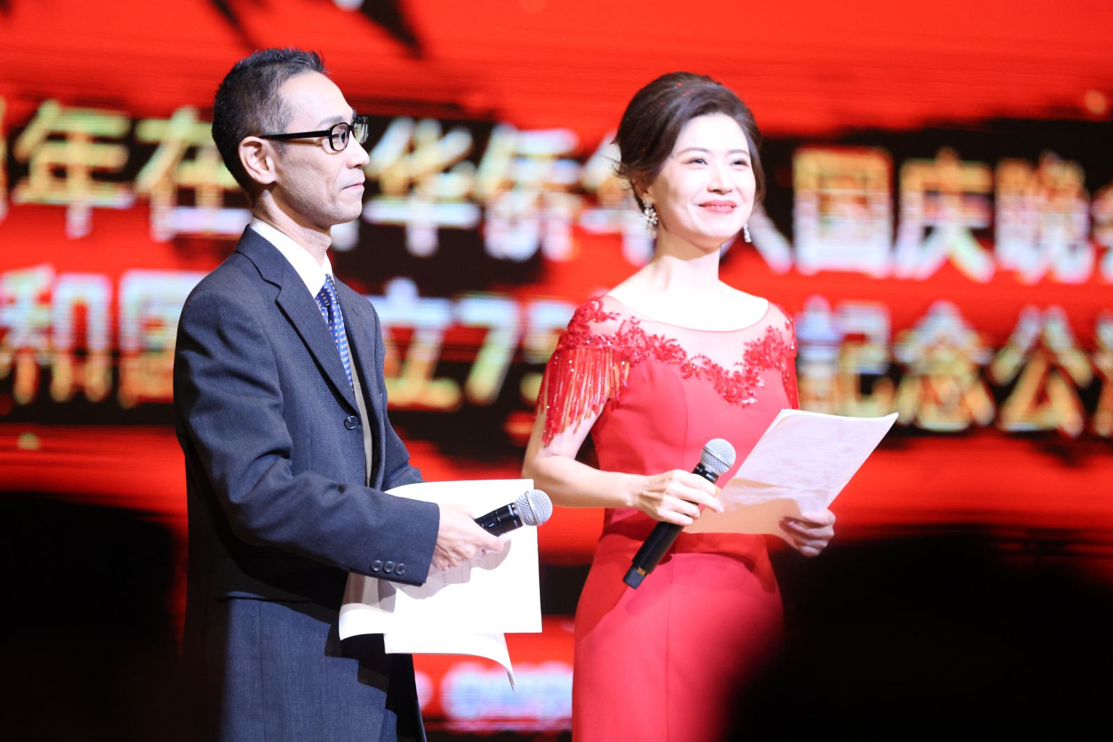 主持人孙靖涵和涩谷天马主持人采访日本演员三浦研一小松洋大现场表演