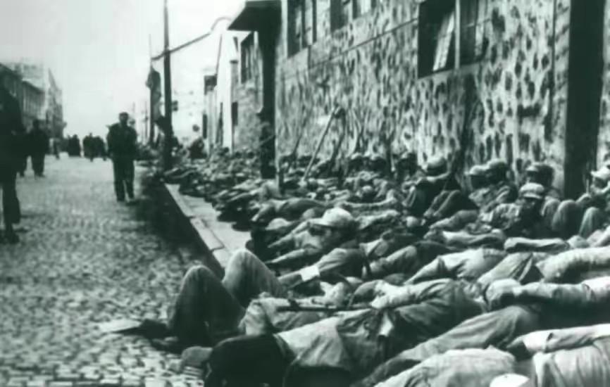 1949年上海解放,入城仪式遭外国人拦路,陈毅大怒:把人抓起来!