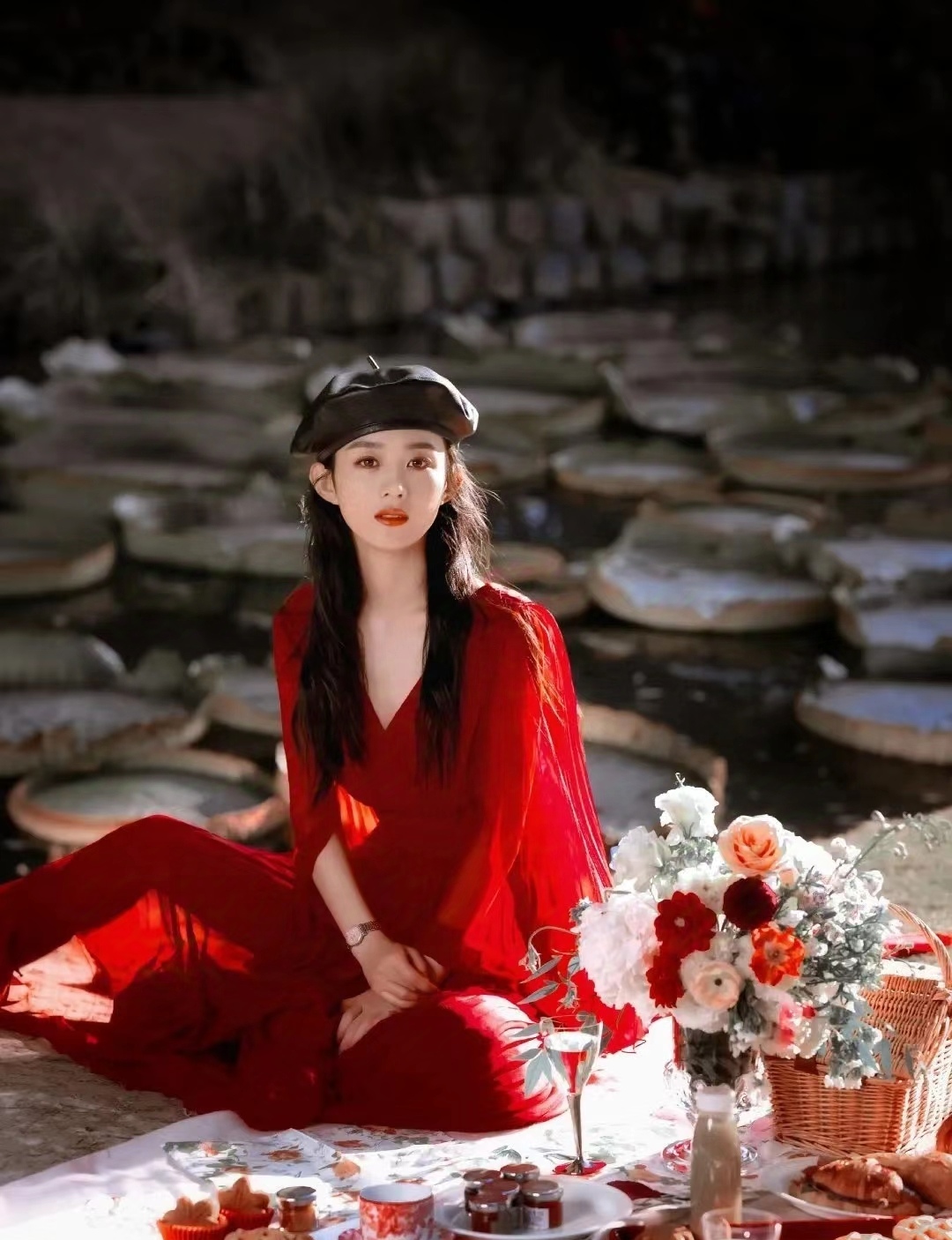 红衣飘飘的赵丽颖