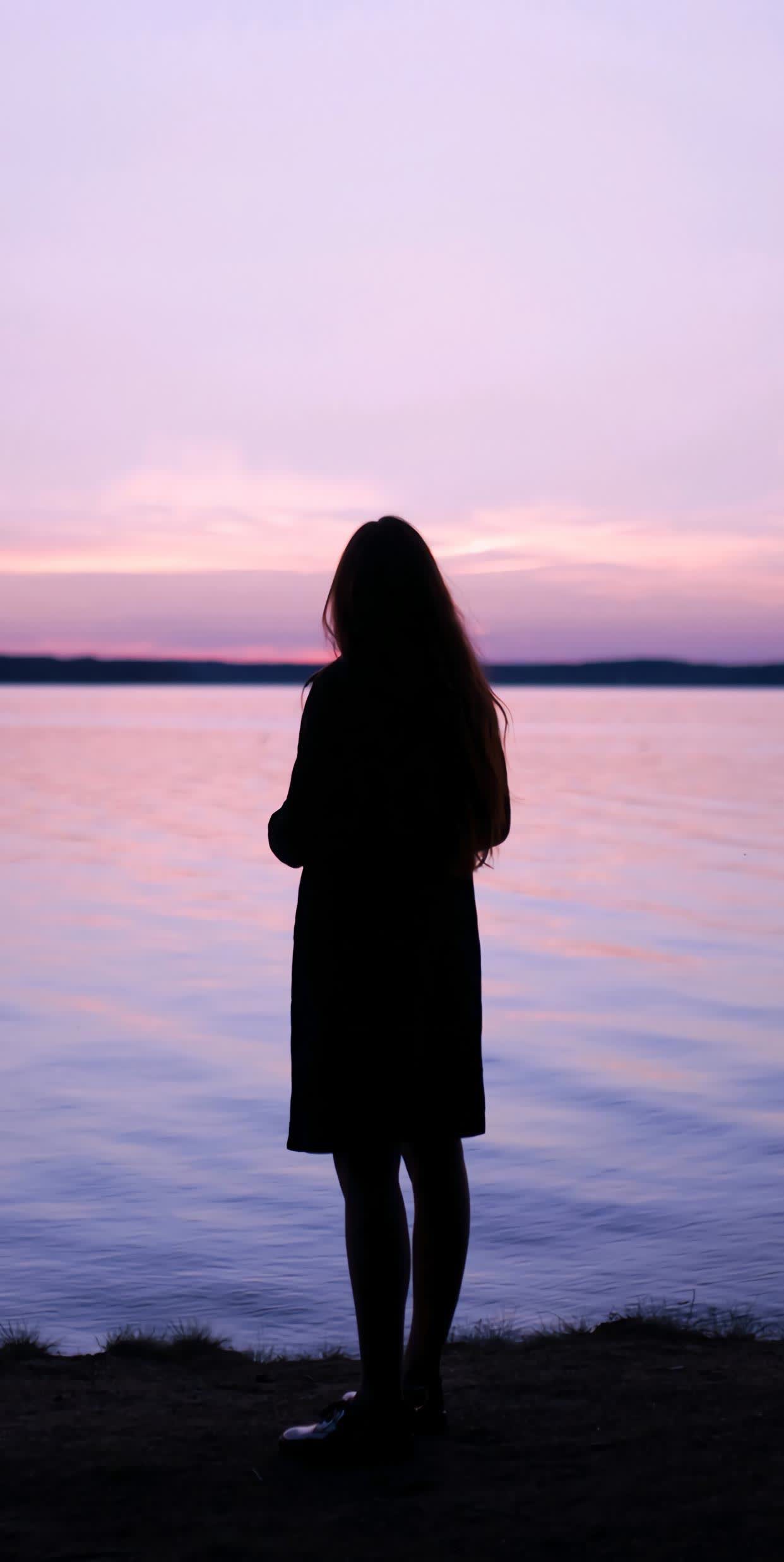 说一个真实的吧,我一个男同学也是娶了个做夜场的