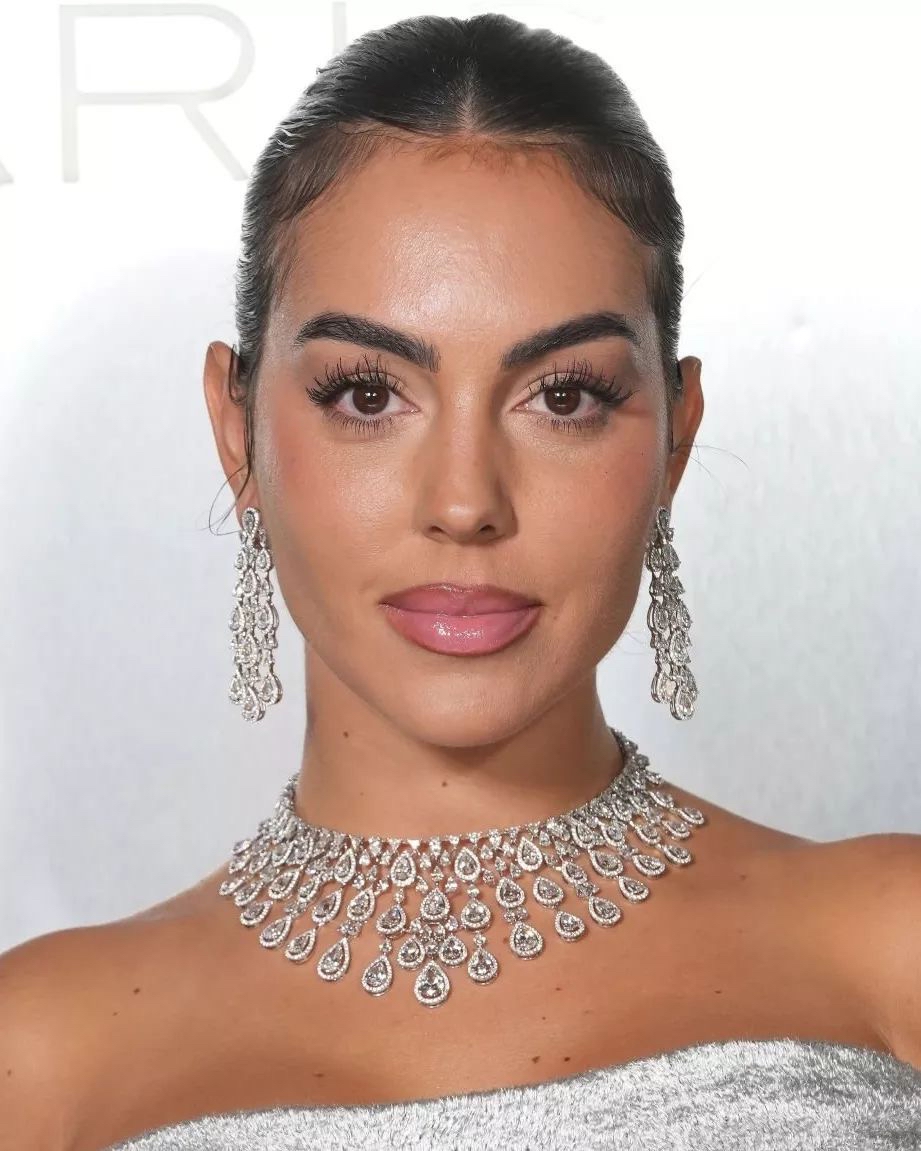 c罗女友乔治娜颜值什么水平,健身类型的美女