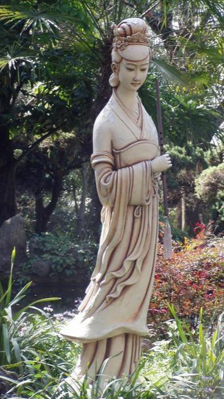 在陈圆圆贵州墓地被发现之前,位于昆明莲花池的陈圆圆墓更有名气,这里