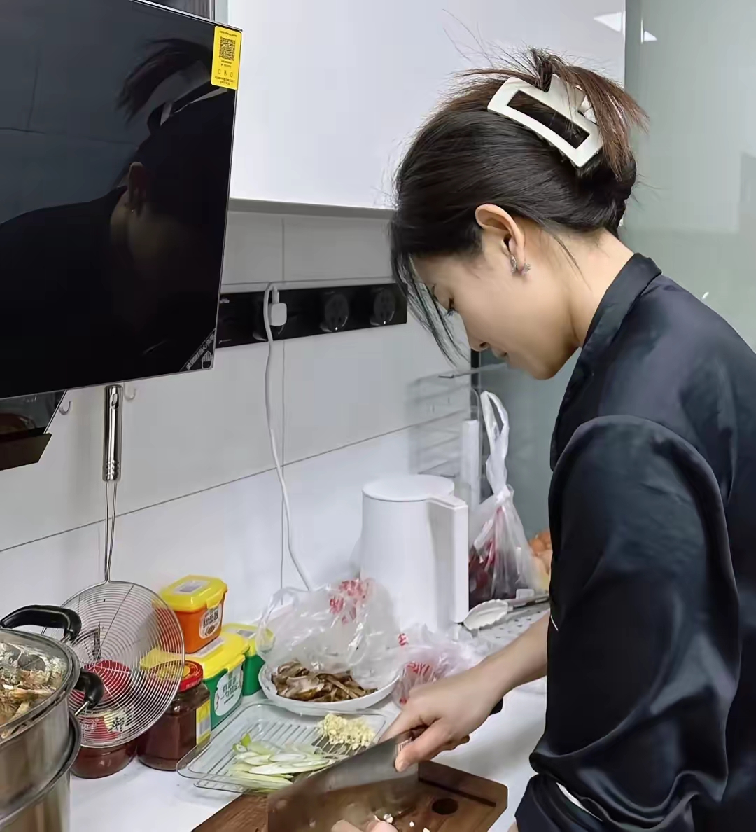 原来,当时间悄然流逝至特定的节点,缘分便也走到了尽头