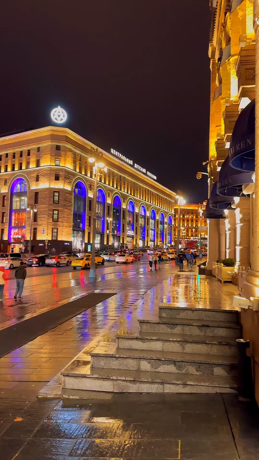 随拍俄罗斯首都莫斯科的夜晚,灯火辉煌,车水马龙,人民安居乐业