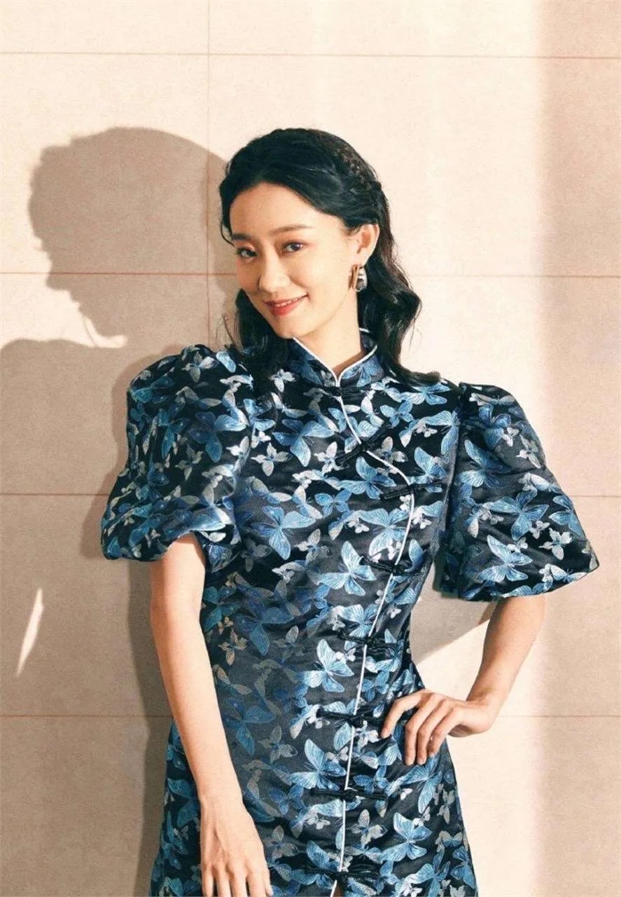 《你好,李焕英》的票房持续走高,近几日张小斐人气的上升肉眼可见