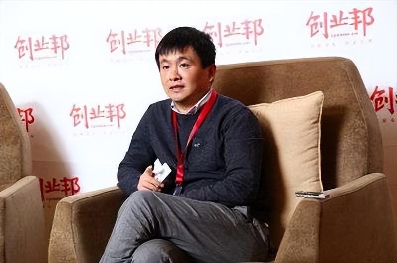 同为公司创始人,哥哥杨浩然在离婚前,多次将股权转给弟弟或高层,意图