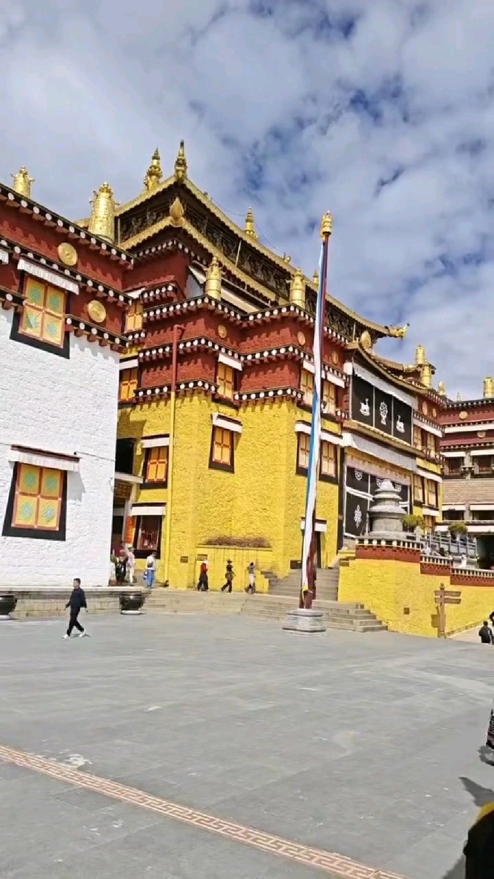 香格里拉松赞林寺,古色古香!