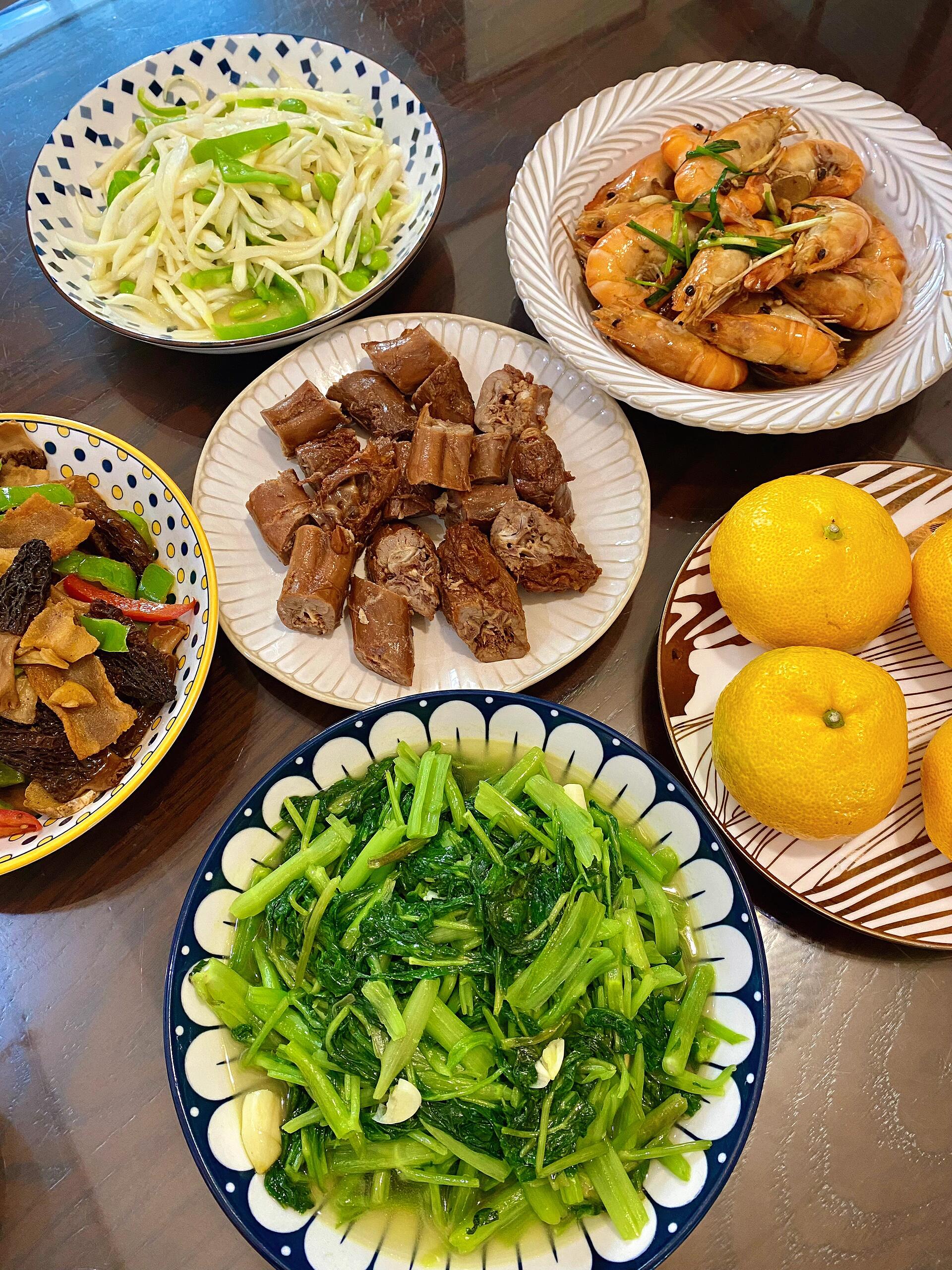 简单的三人晚餐开饭啦!