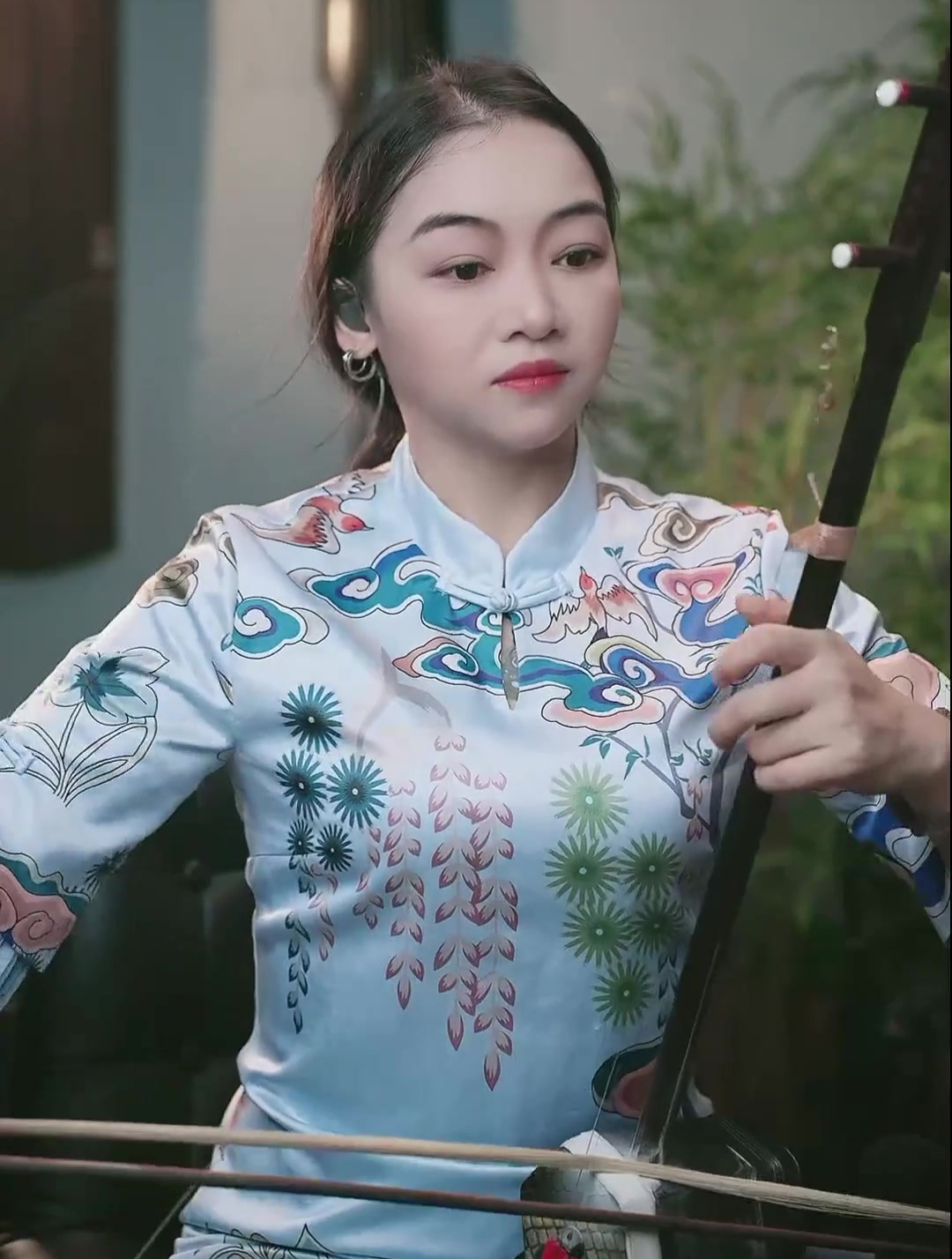 山沟沟里的女人二胡图片