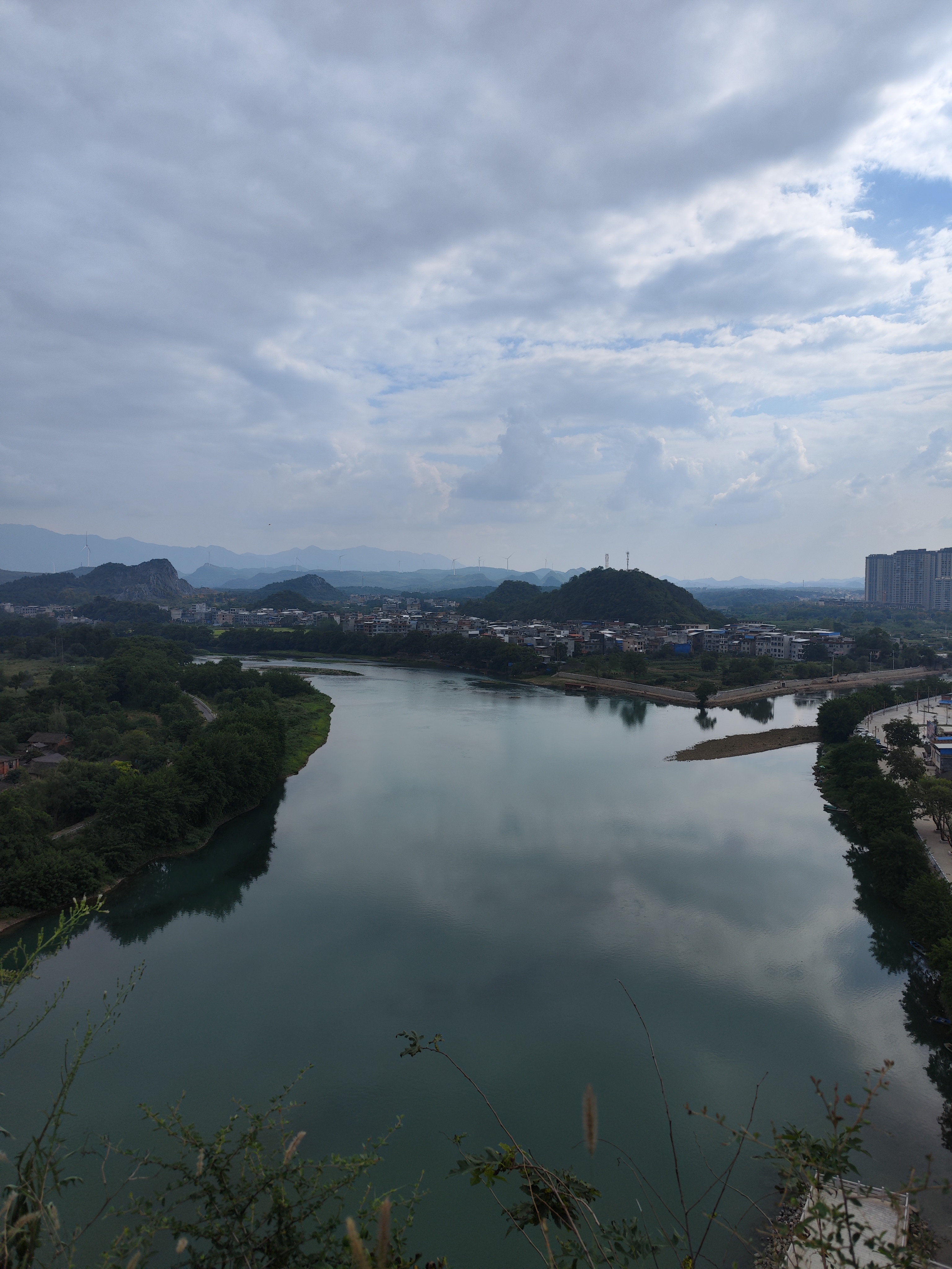 登豸山观凌云塔俯瞰两江汇流的壮丽风光沱江古镇隐藏在青山绿水