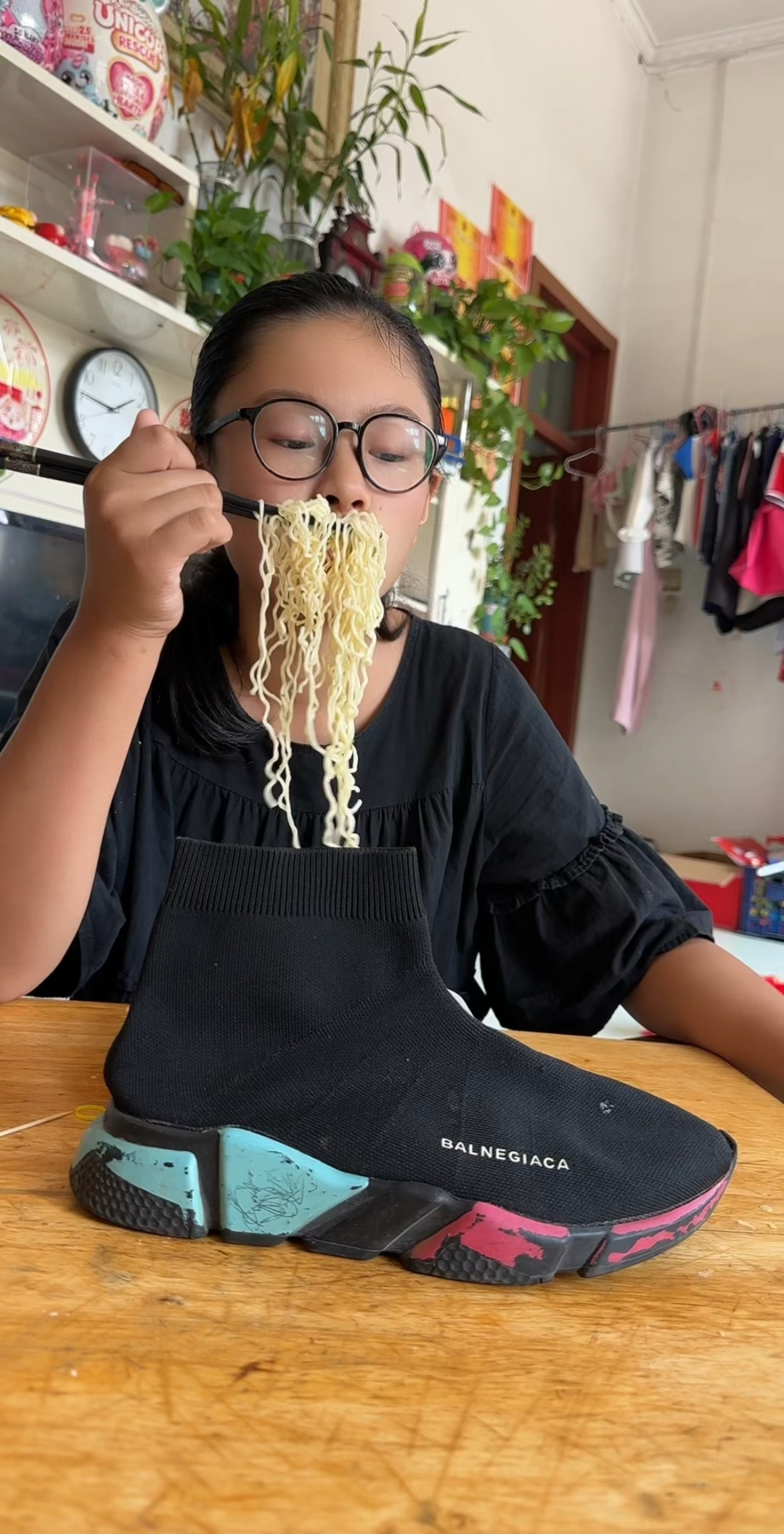搞笑的大宝,你是怎么吃面的