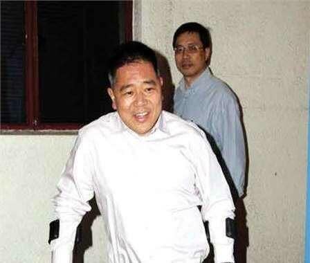 黎姿:嫁给大15岁的残疾富豪马廷强,一家5口3人残疾,婚后生3女