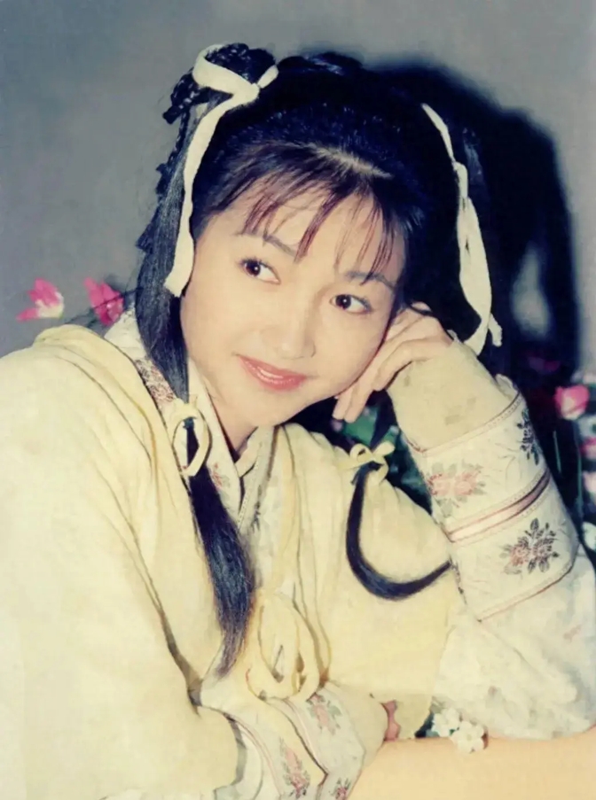 "最甜港姐"李绮红:24岁爆火,被天王疯狂追求,如今却成了这样