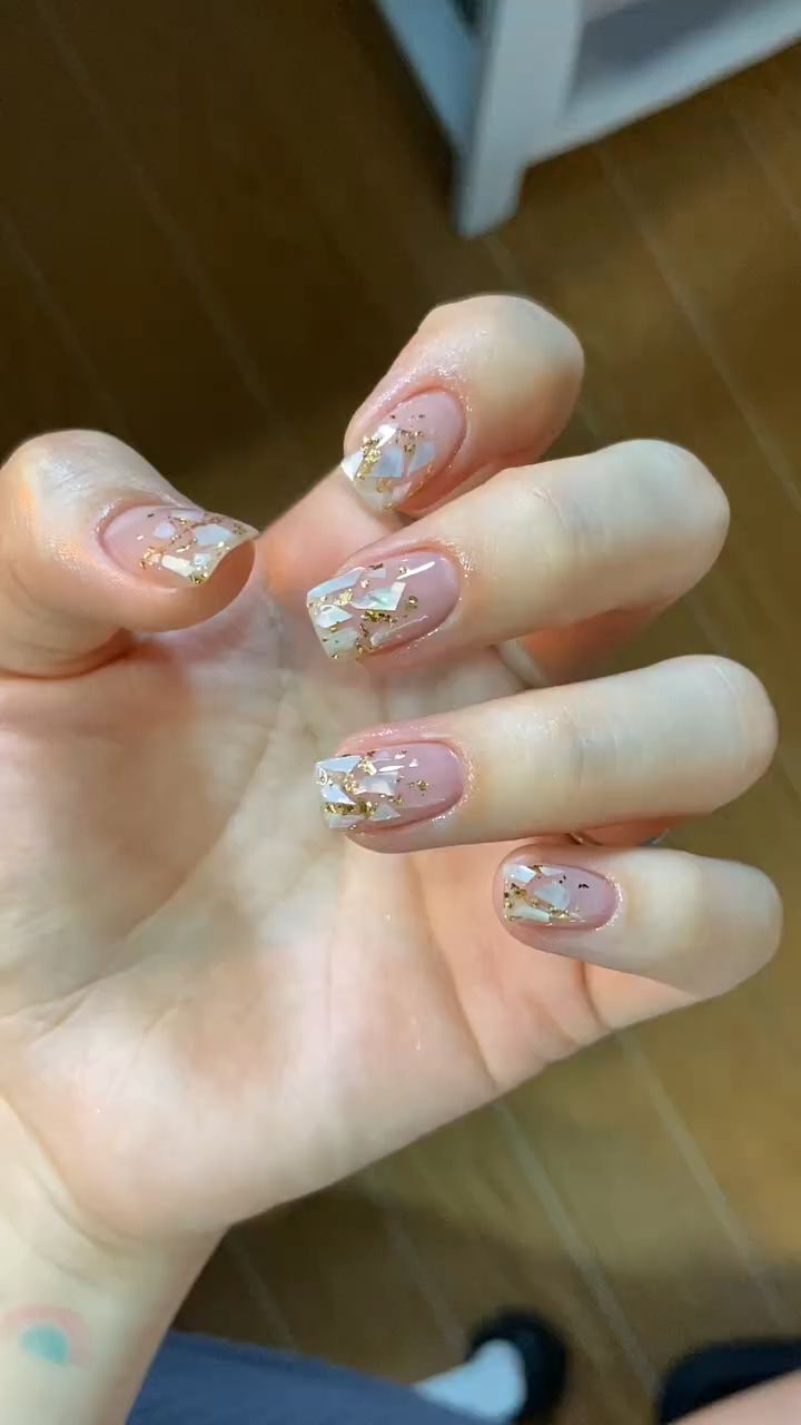 金箔贝壳做美甲