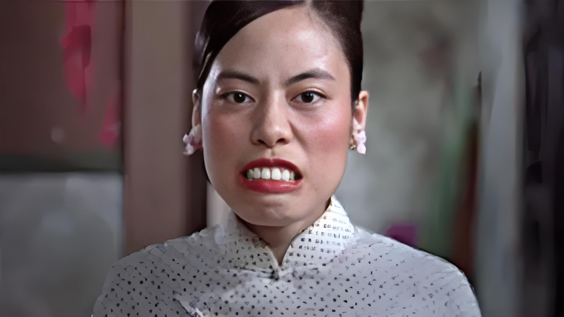 有人扮演丑女,可找了半天还是没有人肯演,突然,周星驰突然想到陈凯师