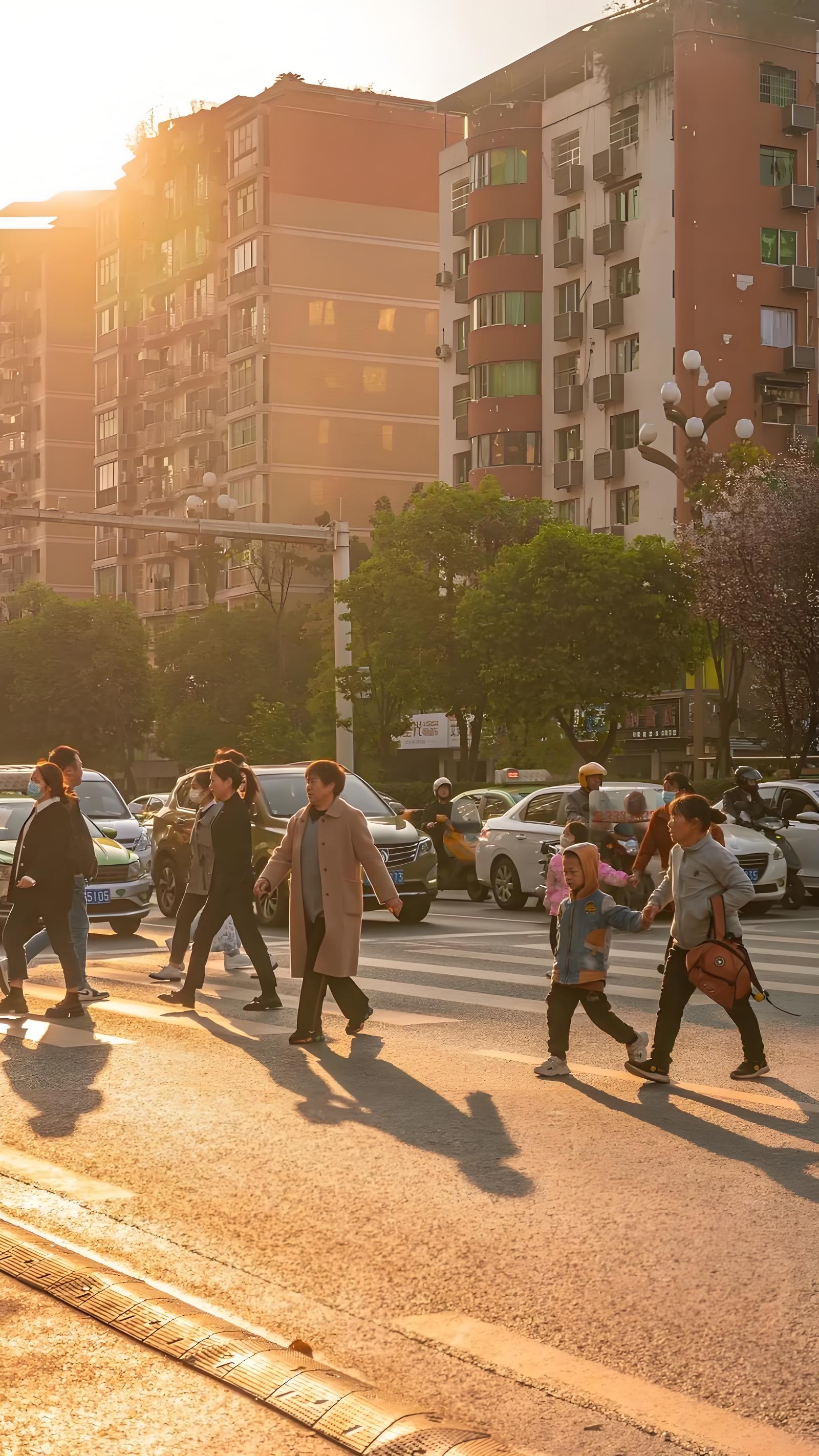 所以只能苦了我们这批灵活就业的人 单位上班的人,能有什