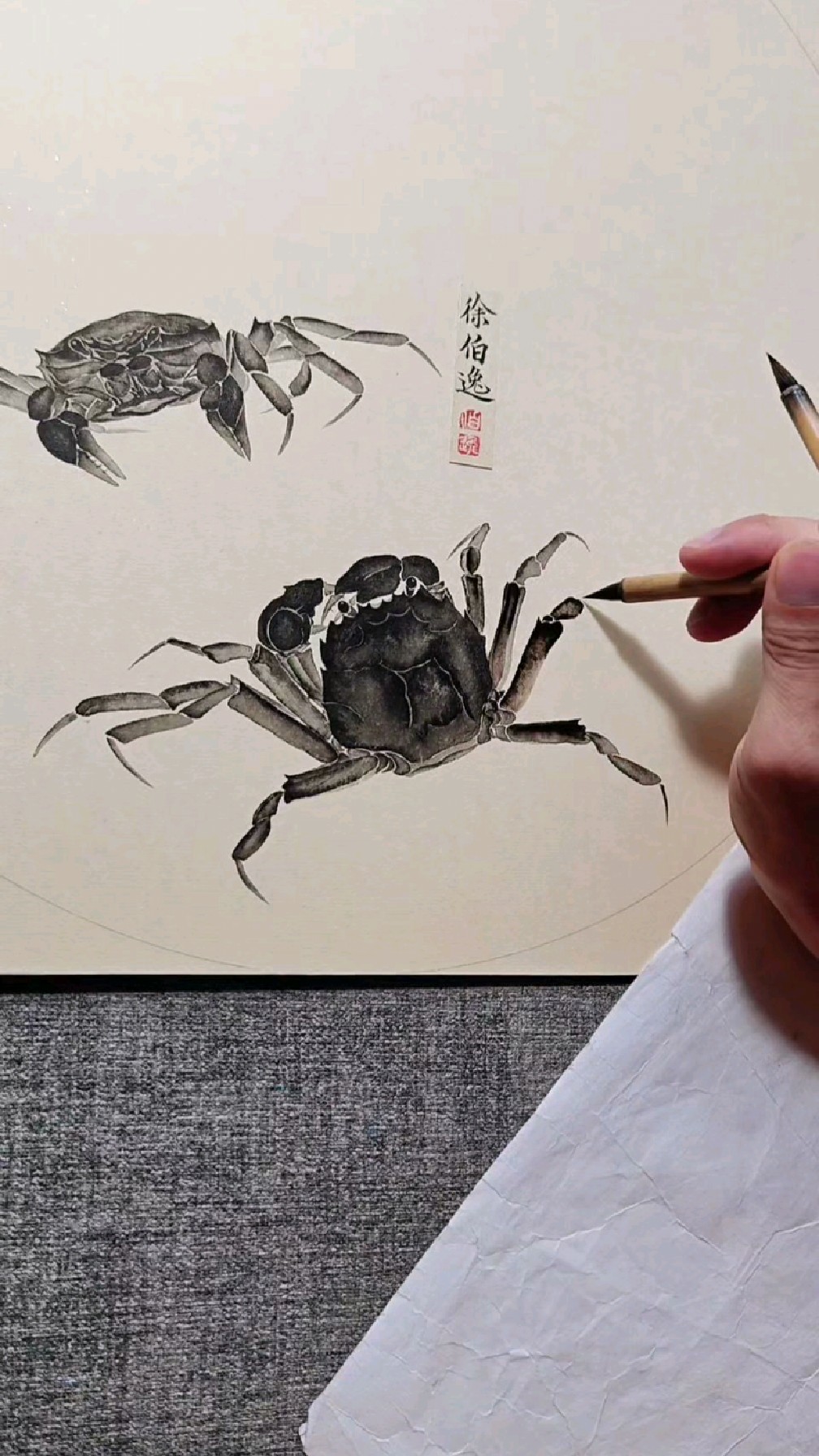 画一只水墨大螃蟹
