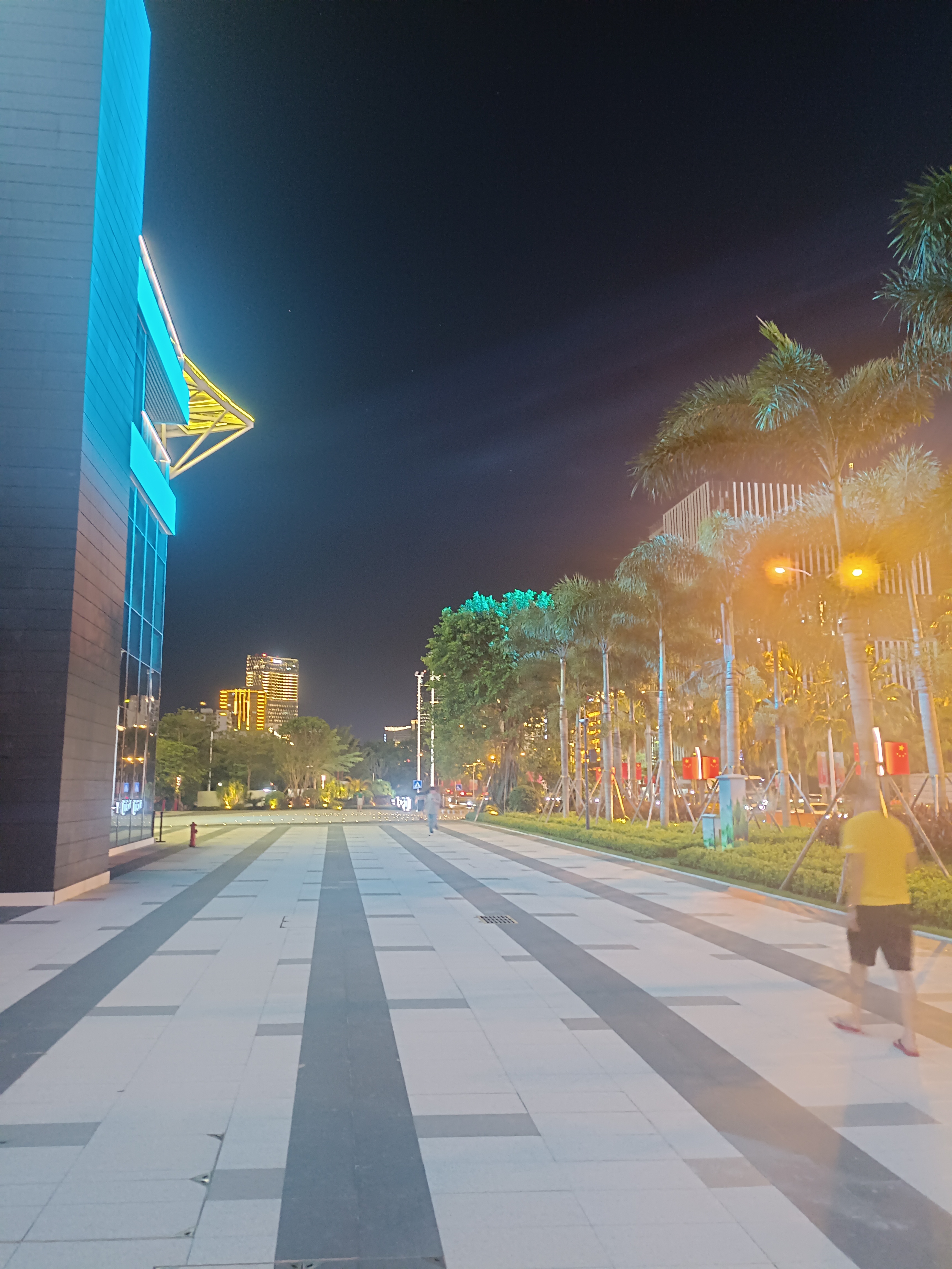 一张照片看中国# 国庆来临时的自由港之夜