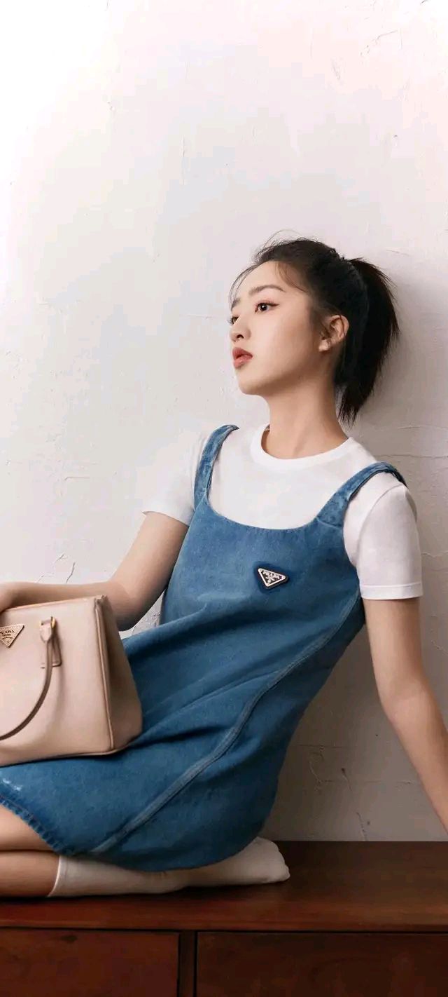 邓恩熙全面屏手机壁纸