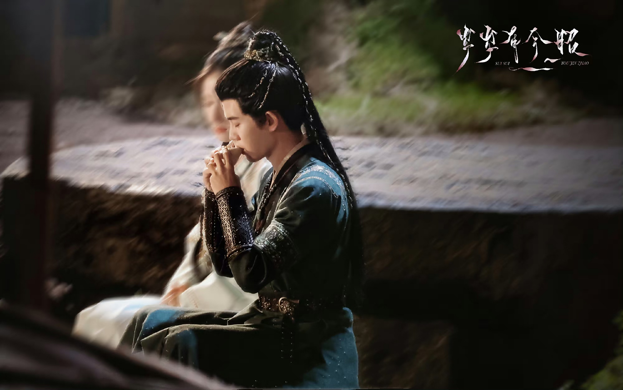 任嘉伦流水迢迢月落造型路透,异域风高马尾帅出新高度!