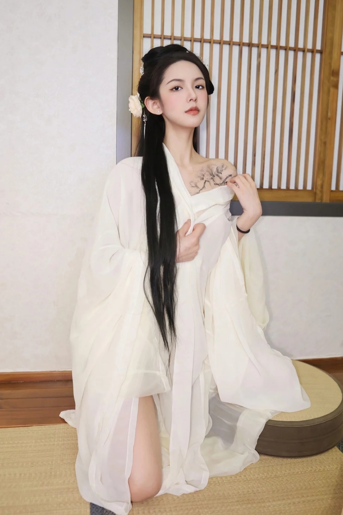 美女艺术照:温泉浴池白纱轻透古装服饰写真82p