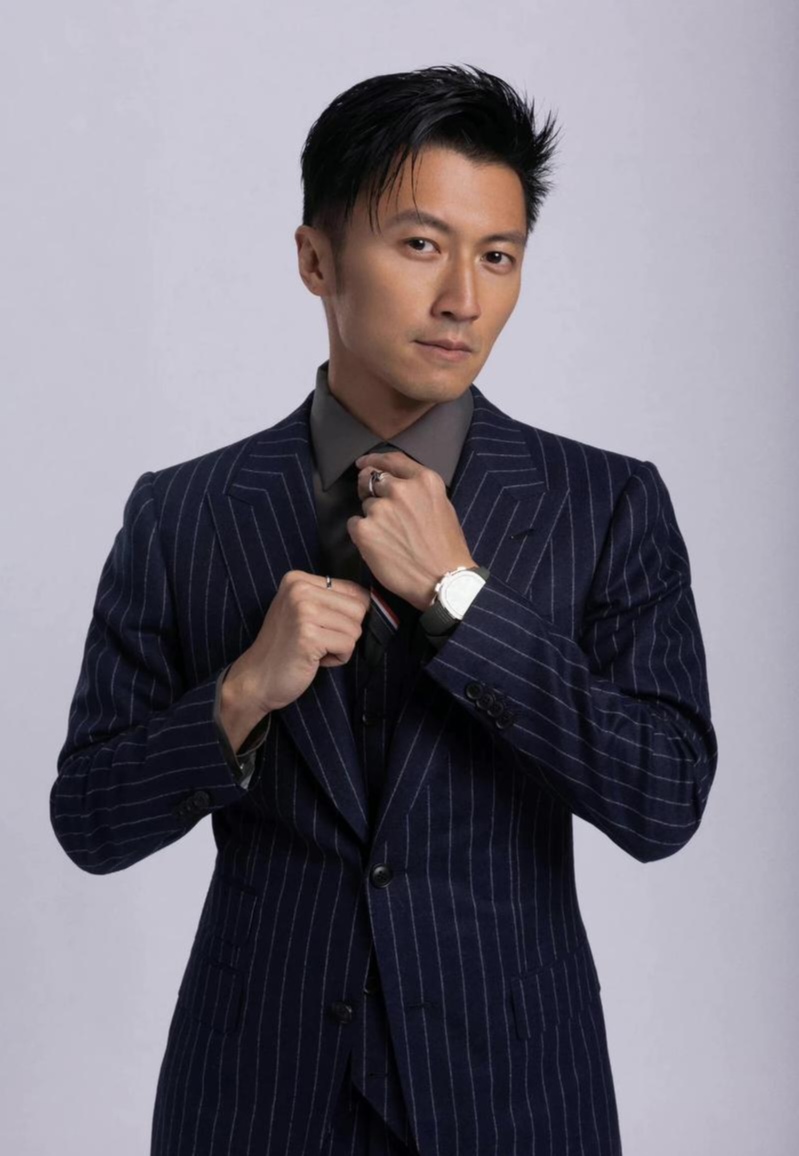 2024年,香港影坛迎来了一场盛大的聚会,42岁的谢霆锋成为了万众瞩目的