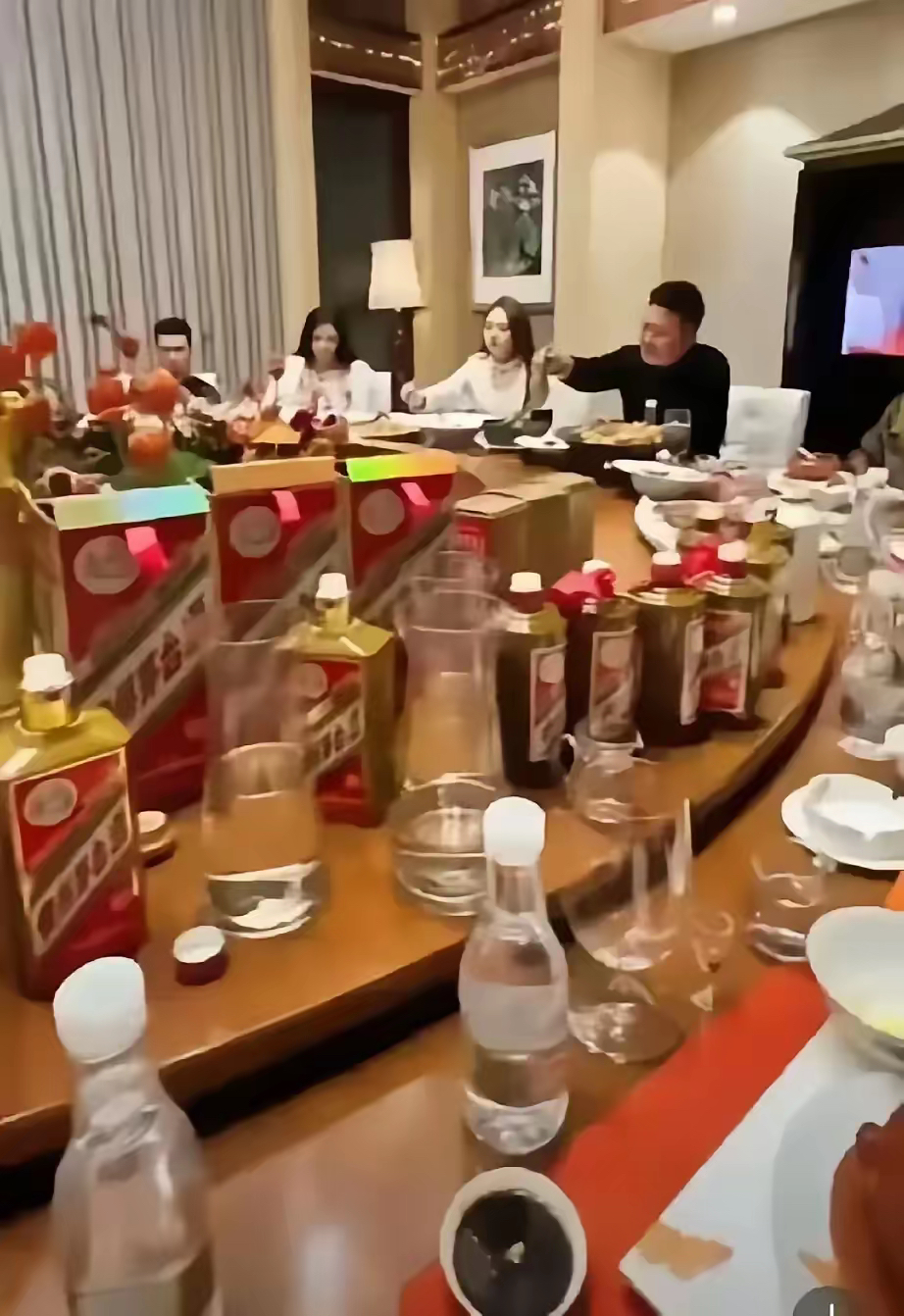 吃饭聚餐照片 真实图片