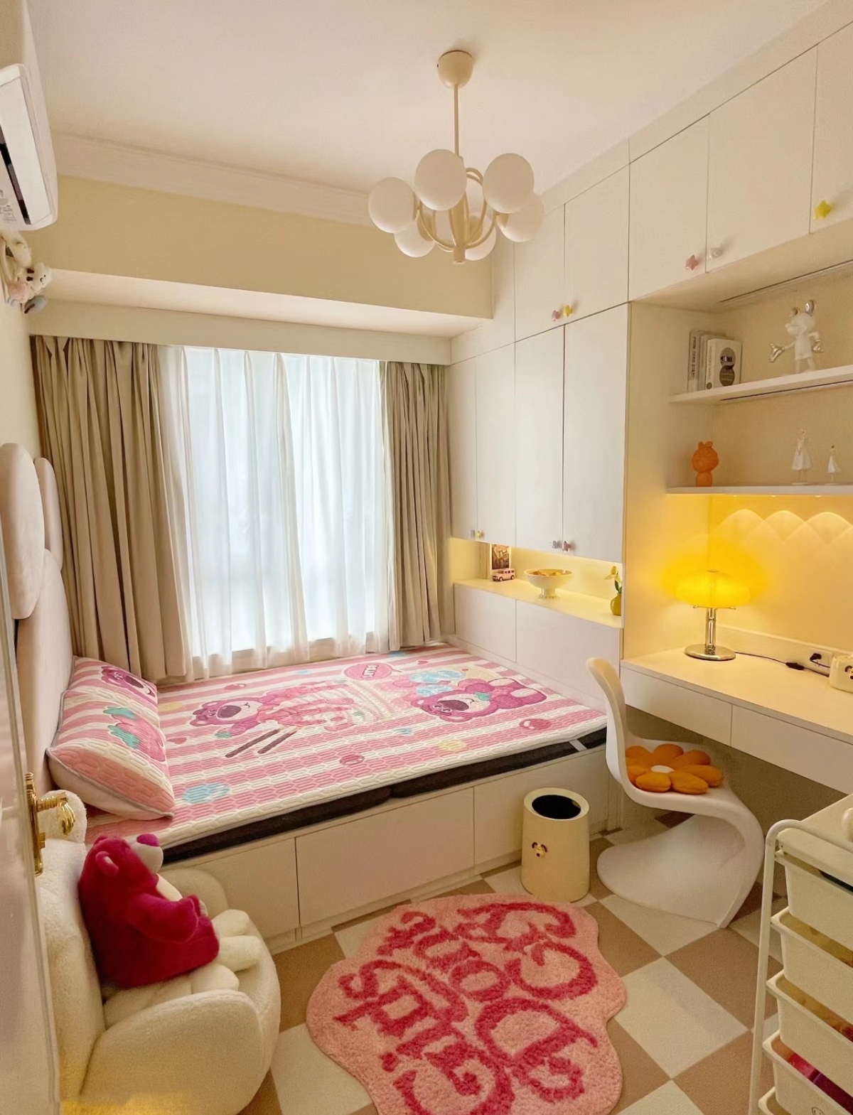 我的粉色榻榻米真的太有爱了叭～