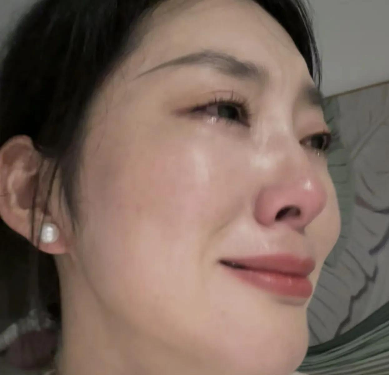 有时晚上陪雇主睡觉,老公知道后睁一只眼闭一只眼