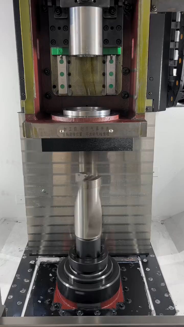 这就是倒立式深孔钻的工作过程.