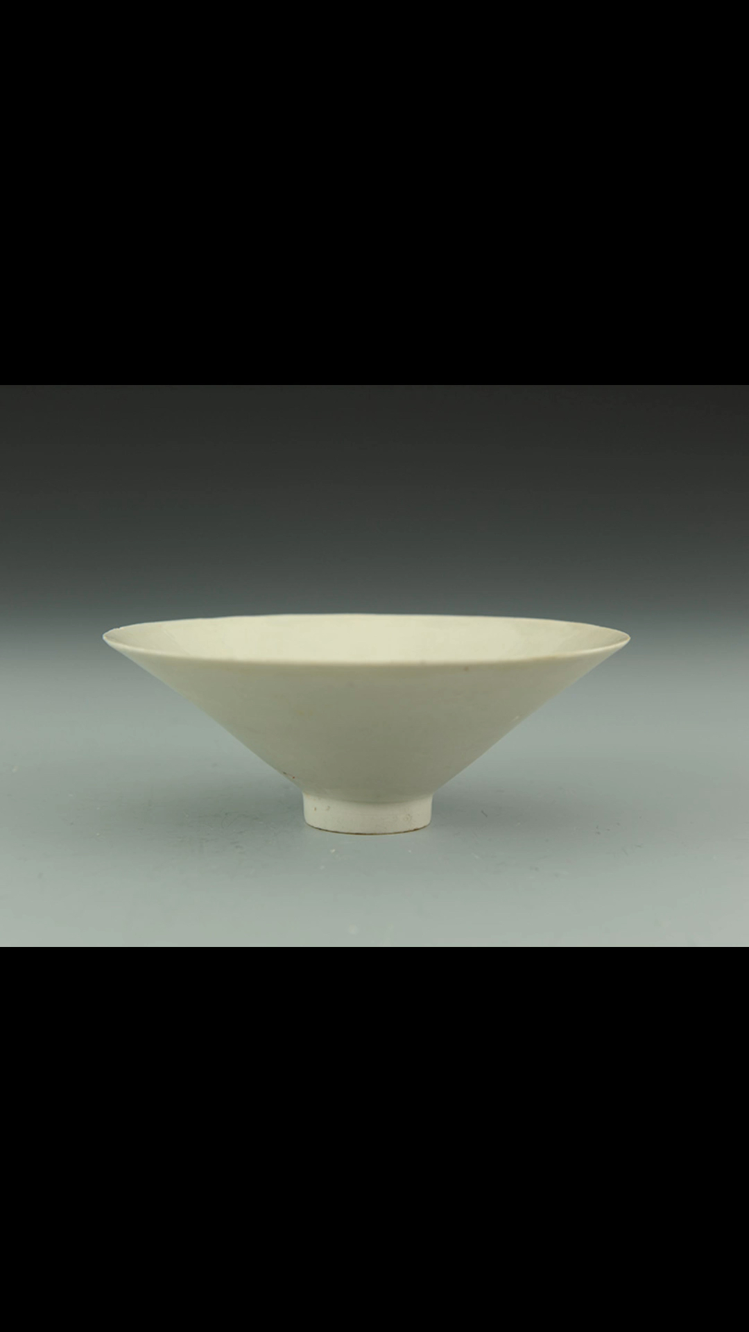 宋代青白釉斗笠碗凸显宋代美学审美的标杆