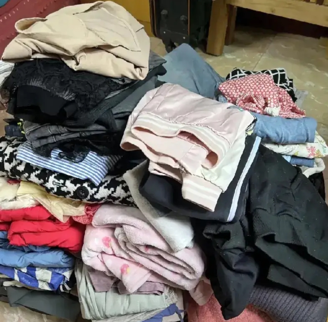 每次老公的妹妹来我家,总是拎着一大包她女儿穿