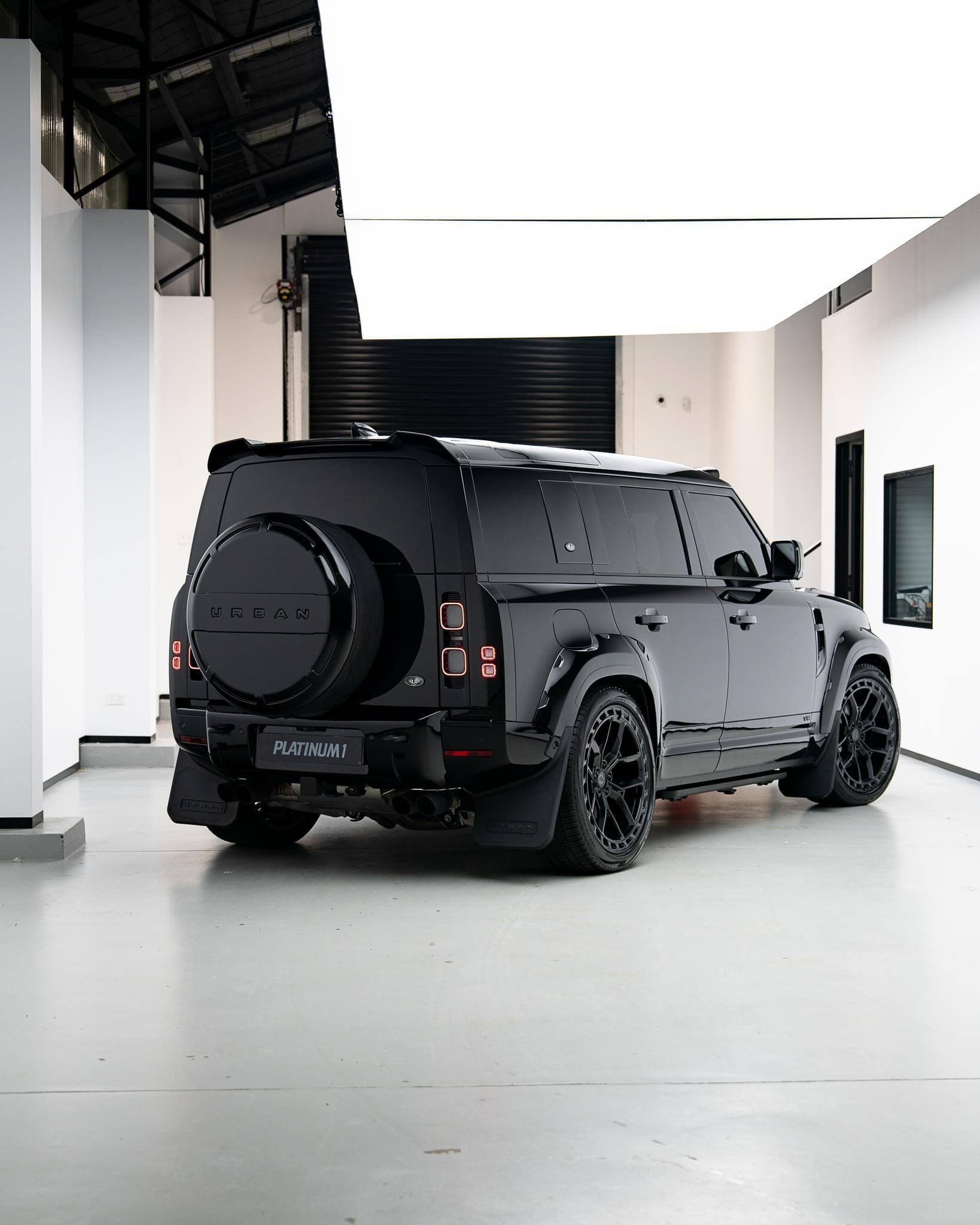 路虎卫士黑武士风格,vossen轮毂 urban套件,四眼顶灯,气场堪比奔驰大g