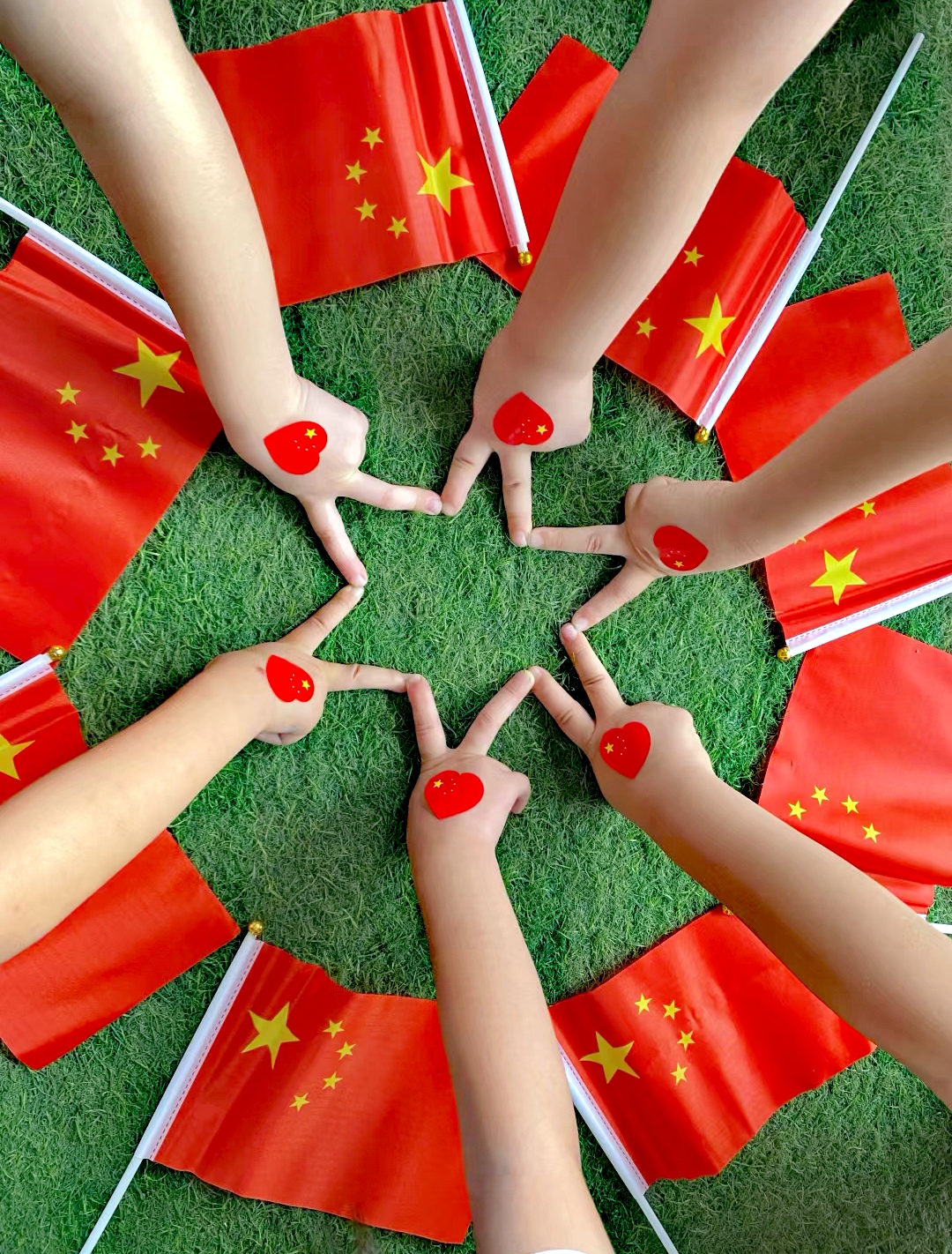 愿我们在这美好的日子里尽享欢乐时光收获满满的幸福